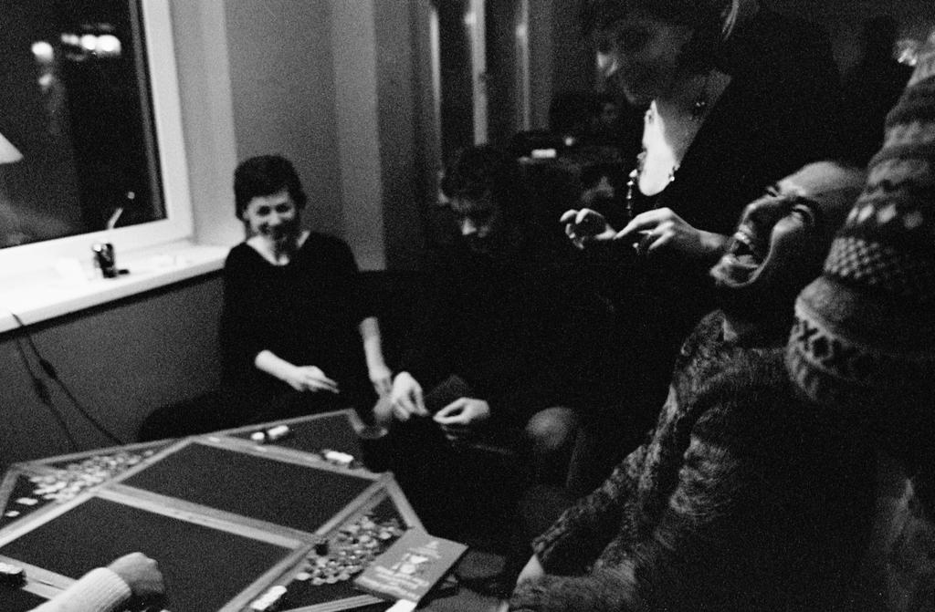Dice game, Tirana