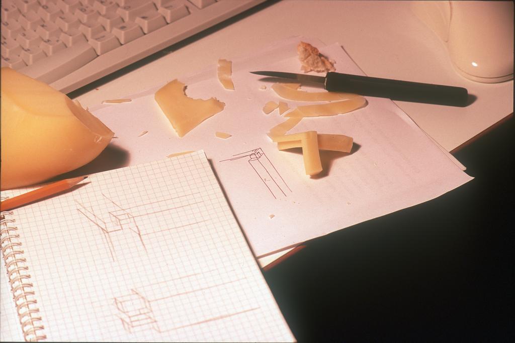 Leg design for Adolf Wölfli table
