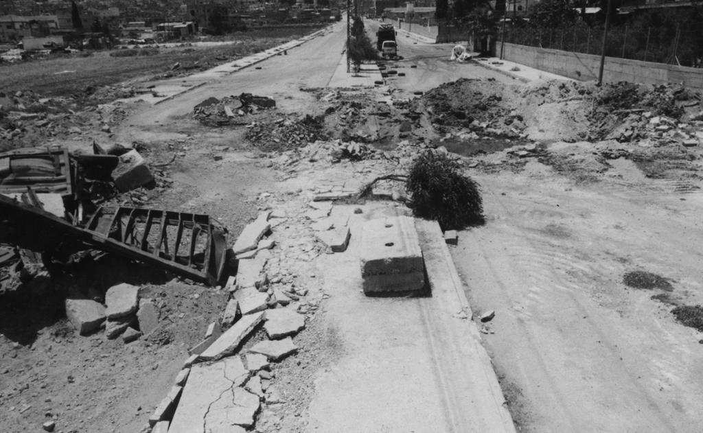 Road to Balata refugee camp