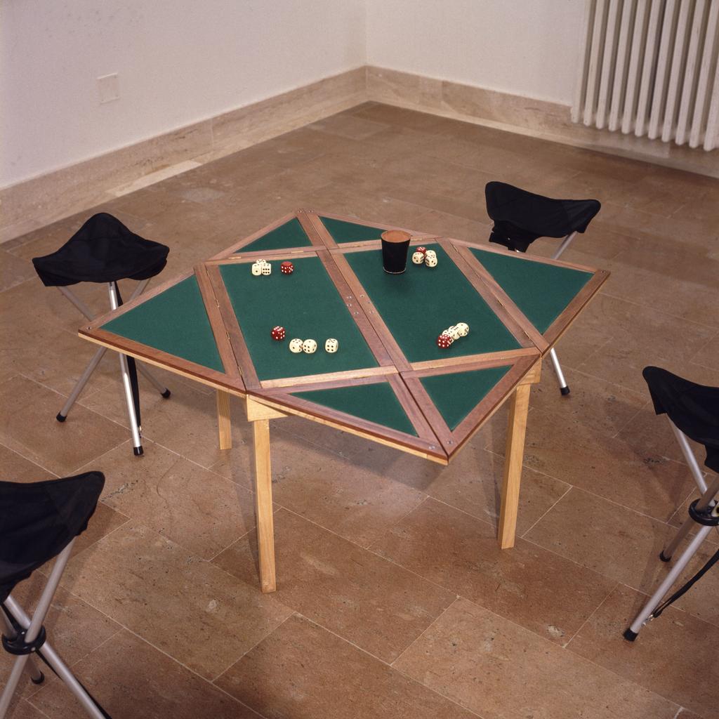 Game table, open