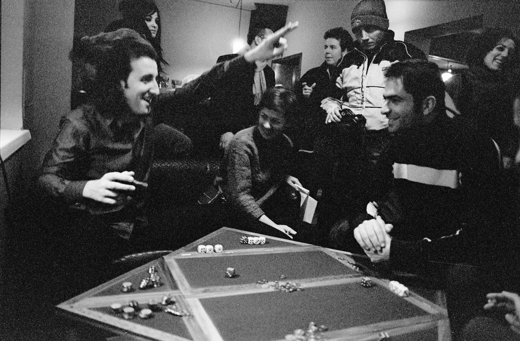 Dice game, Tirana