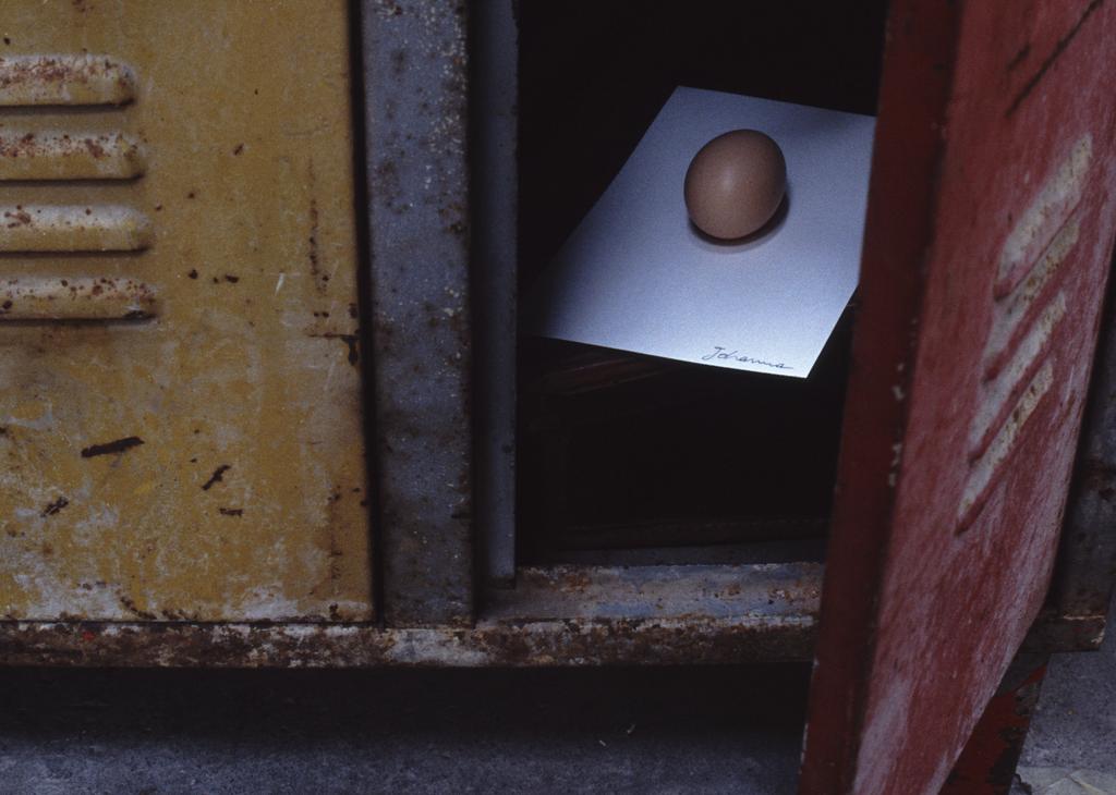 Egg for Johanna (cabinet)